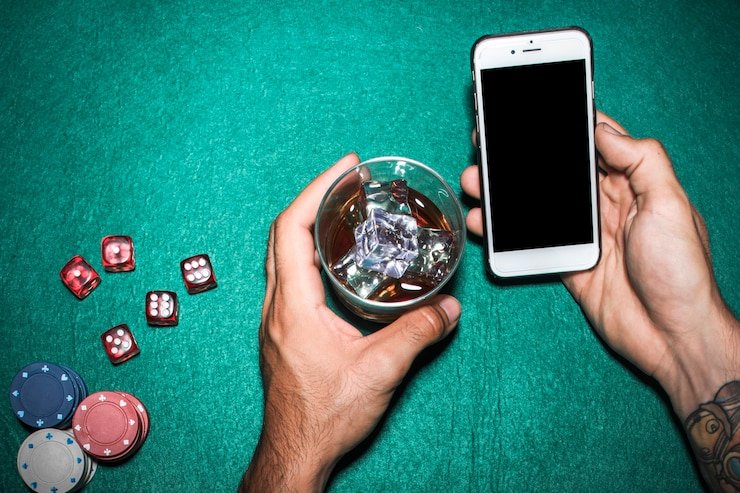 Notifikasi keamanan dikirim ke ponsel terverifikasi